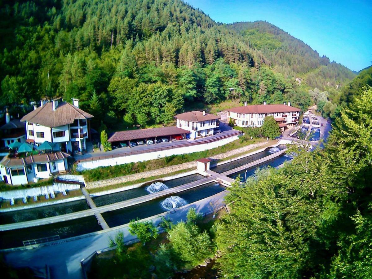 Fisherman'S Hut Family Hotel Beden Exterior photo