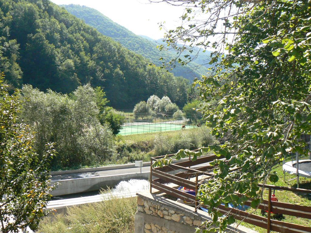 Fisherman'S Hut Family Hotel Beden Exterior photo