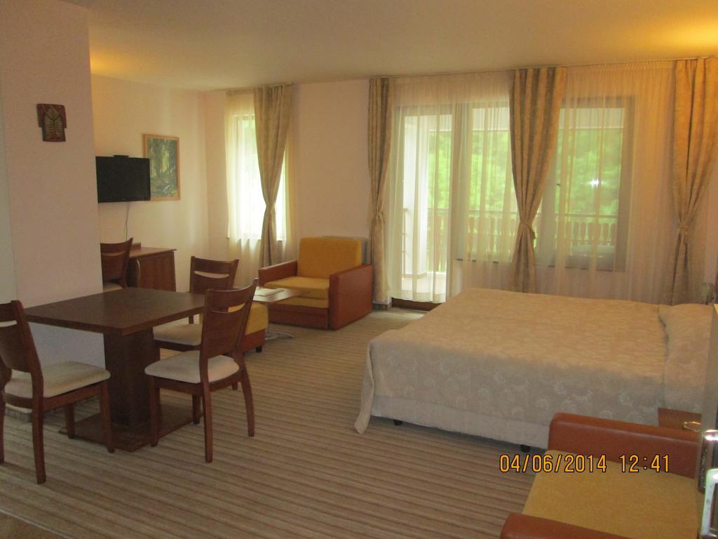 Fisherman'S Hut Family Hotel Beden Room photo