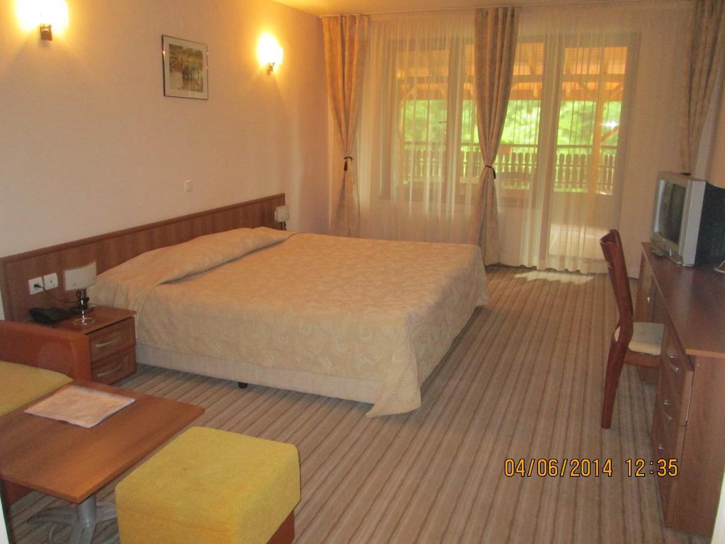 Fisherman'S Hut Family Hotel Beden Room photo