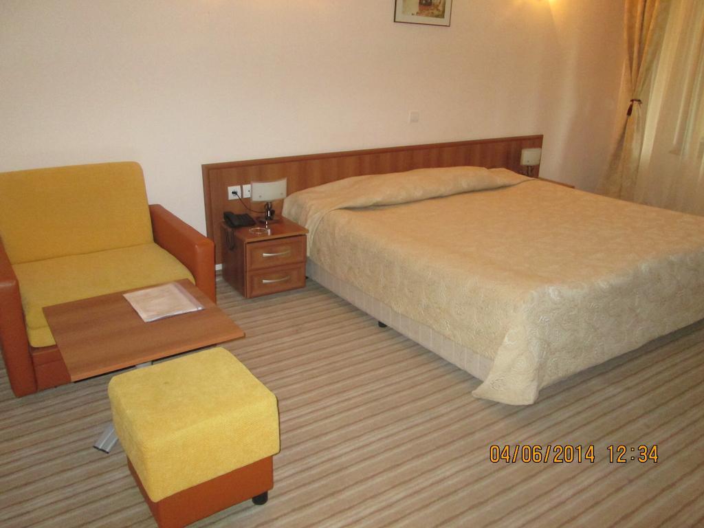 Fisherman'S Hut Family Hotel Beden Room photo