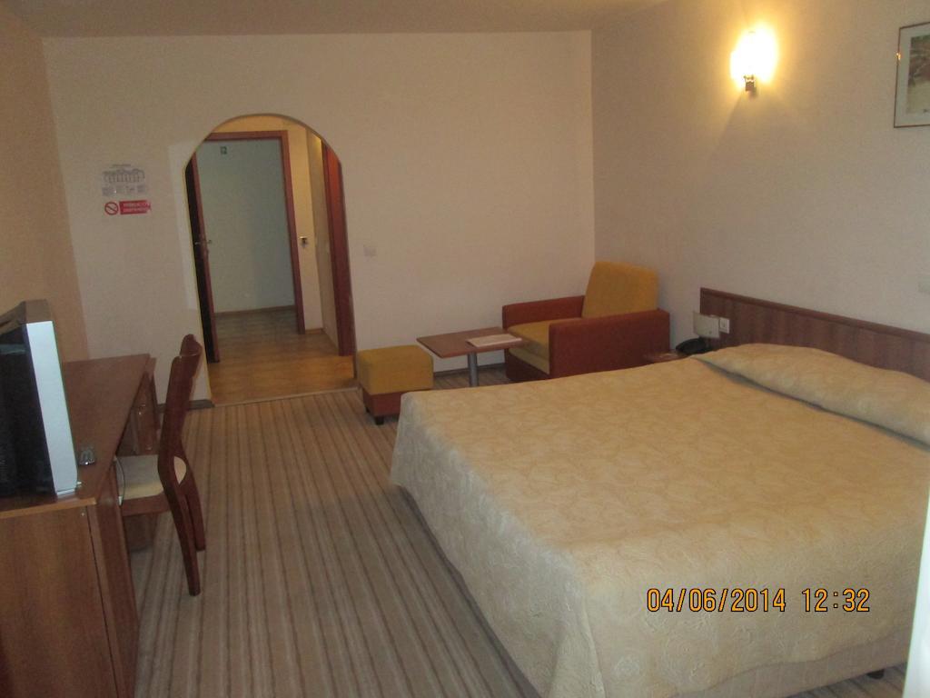 Fisherman'S Hut Family Hotel Beden Exterior photo