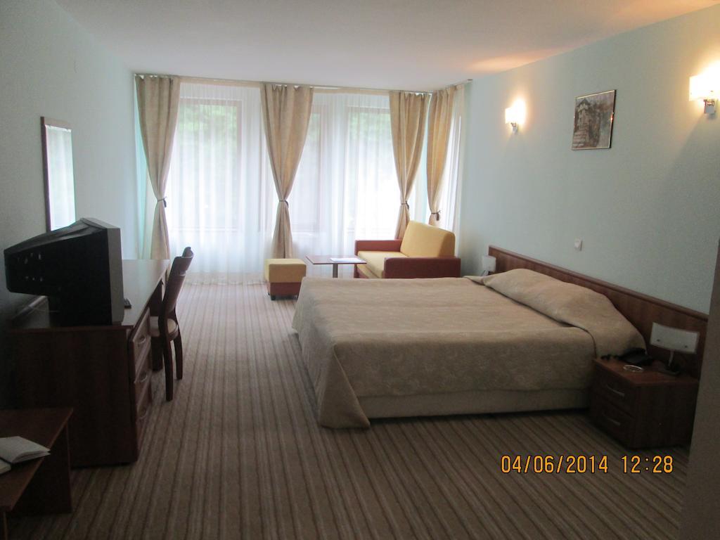 Fisherman'S Hut Family Hotel Beden Exterior photo